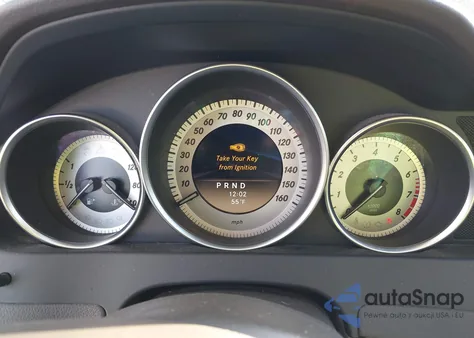 2012 Mercedes-Benz C 300 Sport 4Matic z USA, uszkodzony, nr VIN WDDGF8BB2CR226069